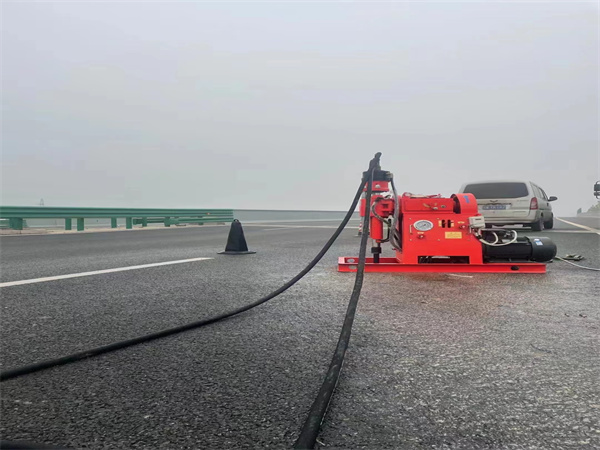 大名马路路基路面开裂下沉注浆加固灌浆