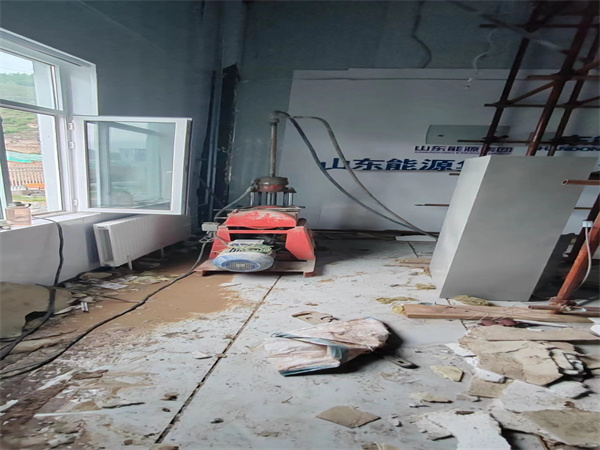 大名地基基础下沉墙体裂缝加固注浆顶升施工